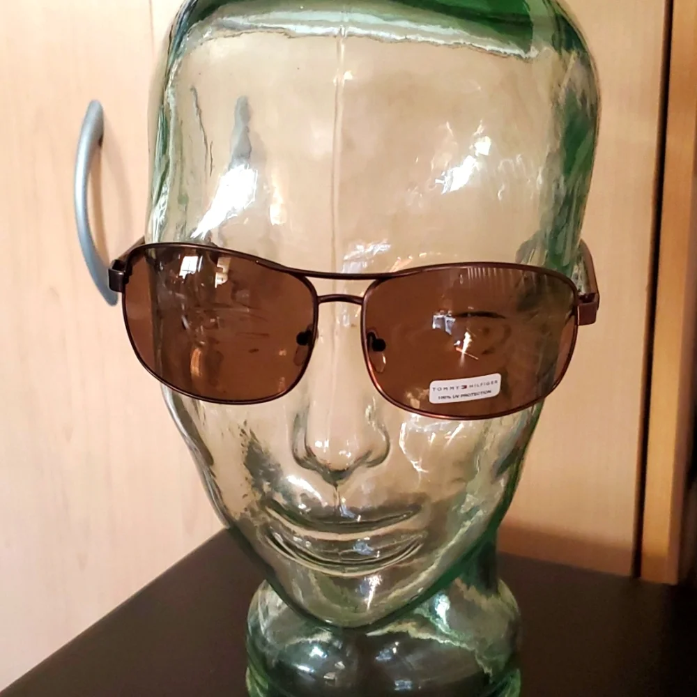 NWT Tommy Hilfiger Vasquez Men's Brown Rectangle Sunglasses